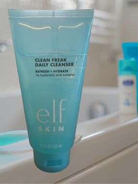 e.l.f. Clean freak daily cleanser, Holy Hydration! 5.5 oz, sealed